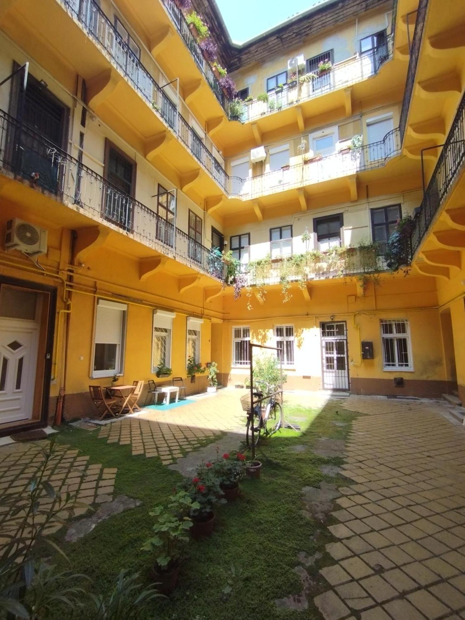 Free Parking Garage! Downtown Apartment Close To New York Cafe บูดาเปสต์ ภายนอก รูปภาพ