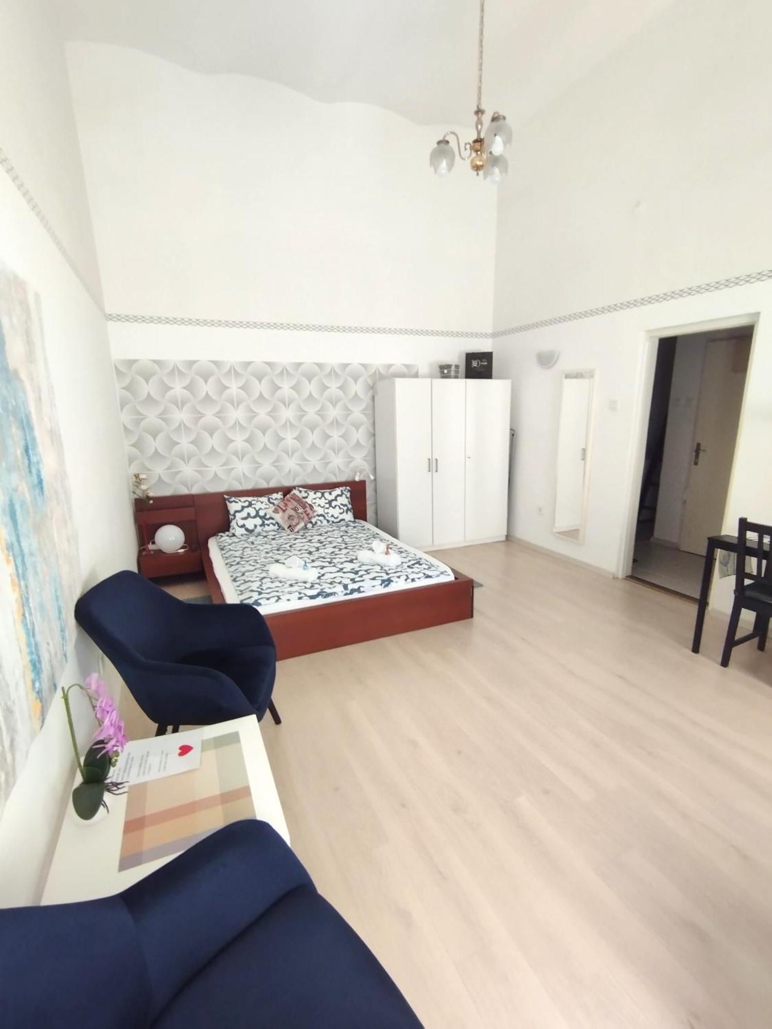 Free Parking Garage! Downtown Apartment Close To New York Cafe บูดาเปสต์ ภายนอก รูปภาพ